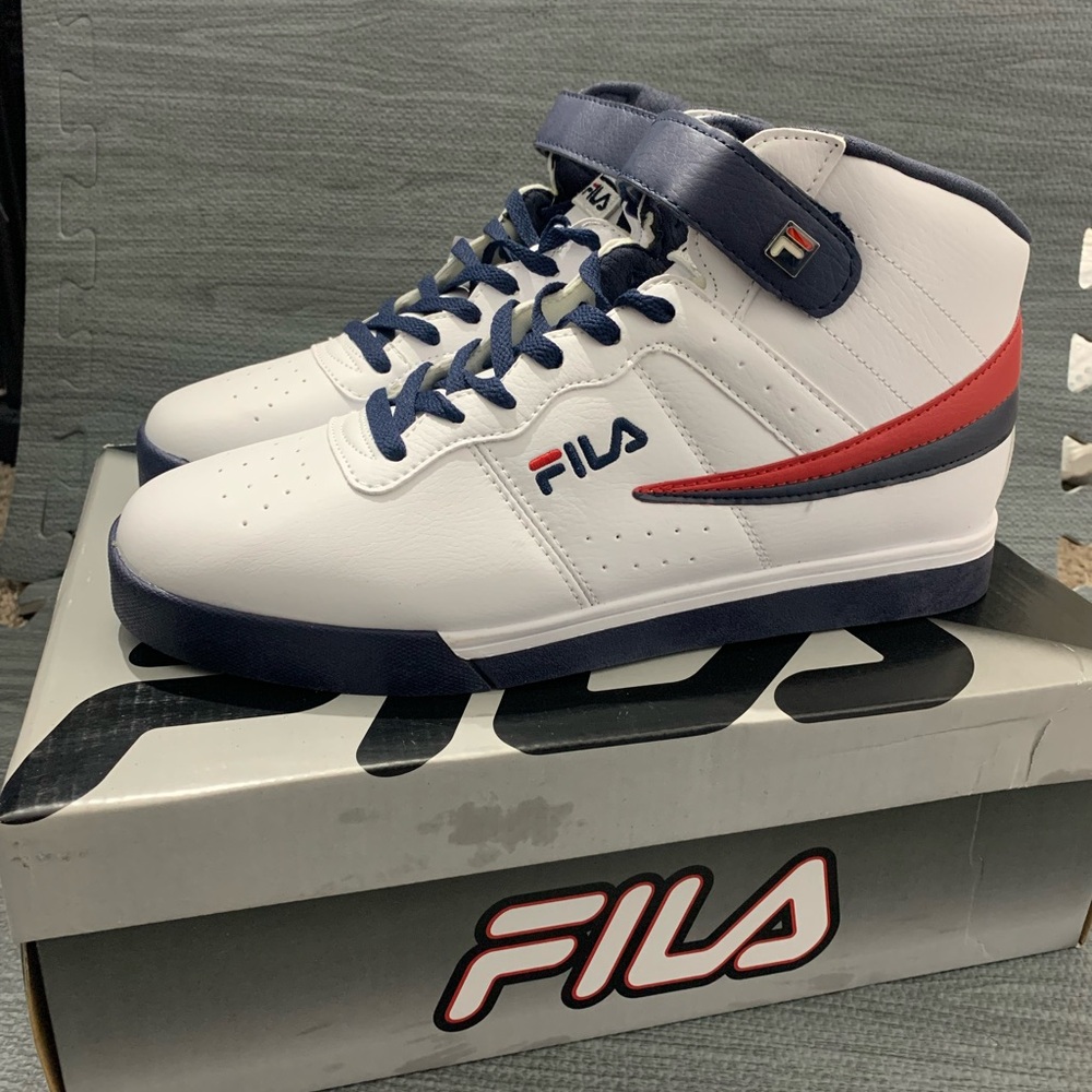 NWT FILA VULC 13 AUTHENTIC MEN'S WHITE NAVY PLUS HI TOP SNEAKERS SIZE 11.5